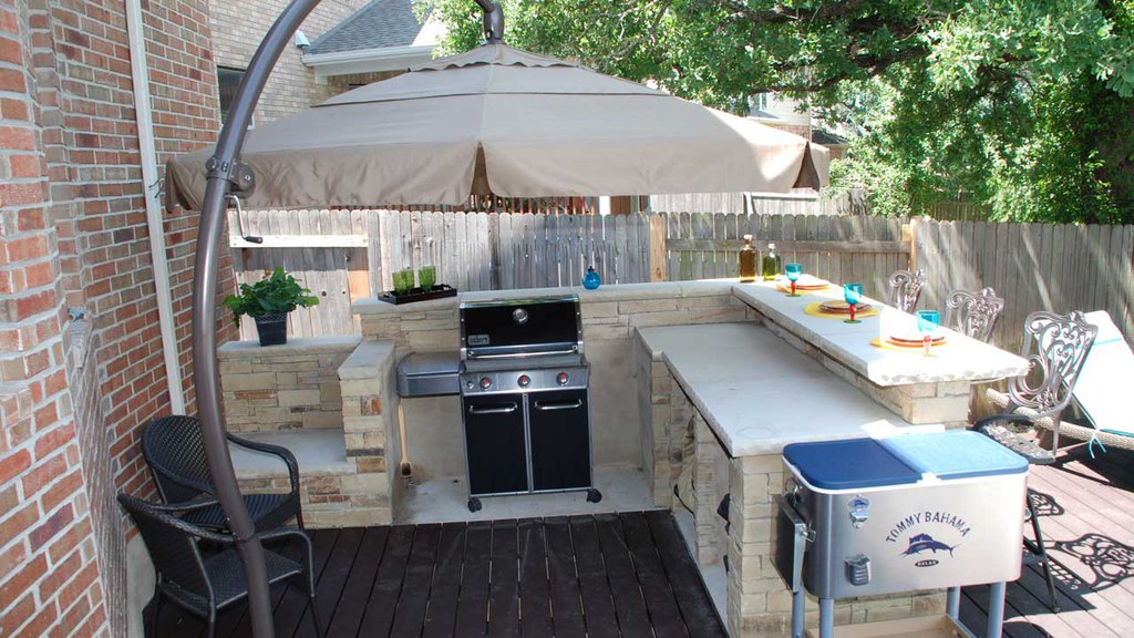 Outdoor kitchen